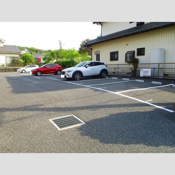 ベイコート 駐車場