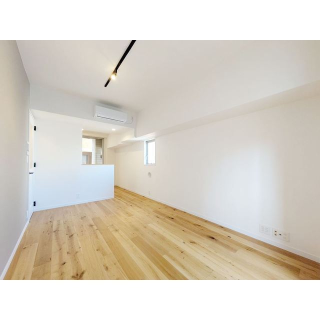 オーパスホームズ八丁堀0701号室 リビング