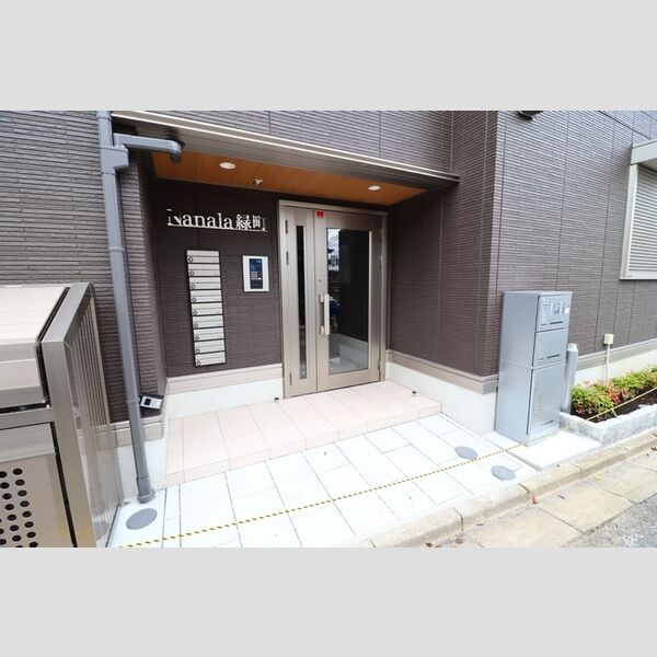 Nanala緑町303号室 エントランス