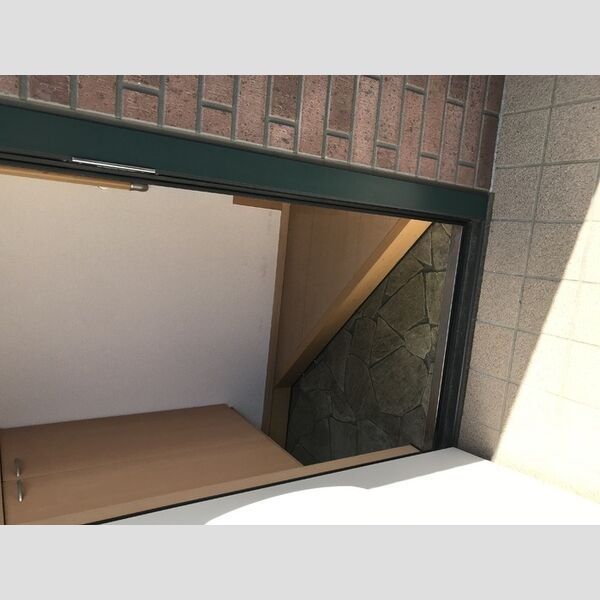 リヴェールβ 玄関