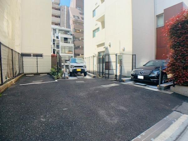 アパートメンツタワー麻布十番302号室 駐車場
