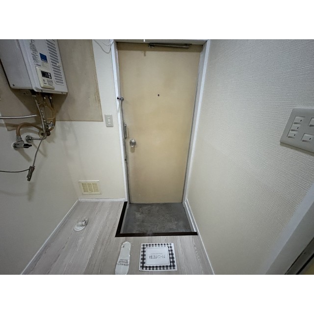 キャピタル八柱112号室 玄関