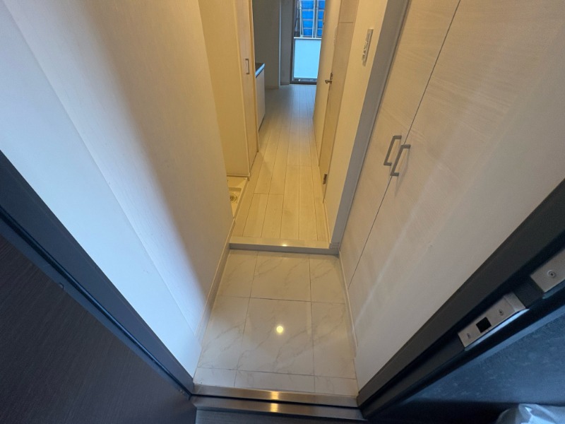 LUMEED横浜阪東橋 玄関