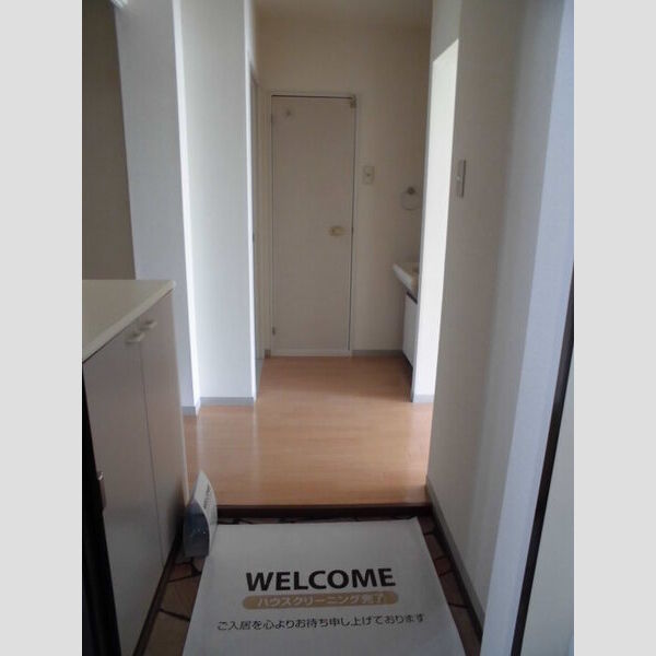 シャタル日吉台103号室 玄関