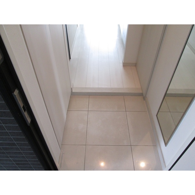 ロアール長原 玄関