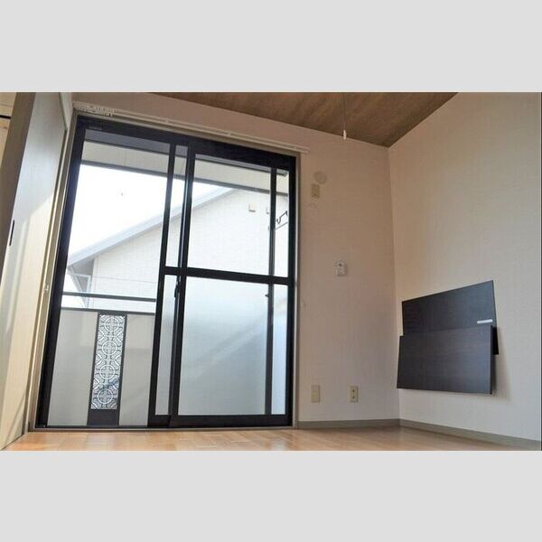 ビィウラ　EAST201号室 洋室①