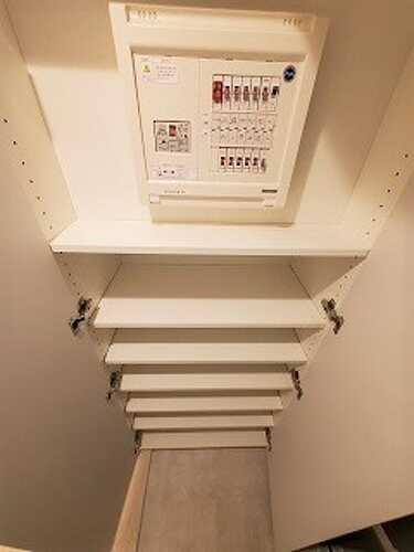 グランマーチ芝公園13階 下足入