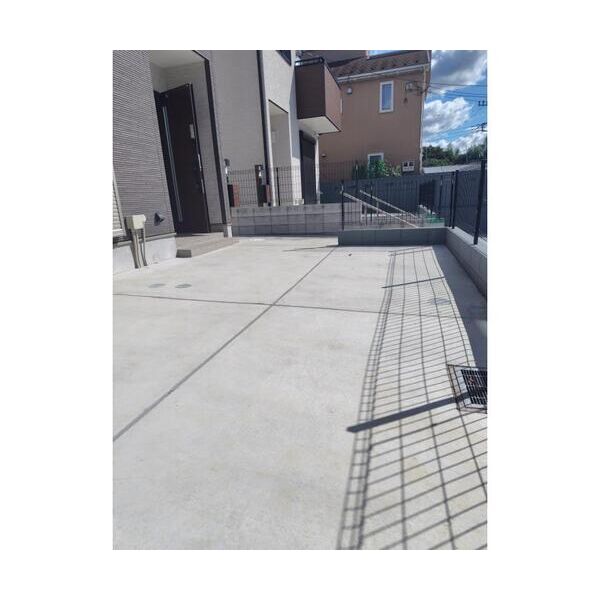 市川市国府台4丁目戸建A棟 エントランス