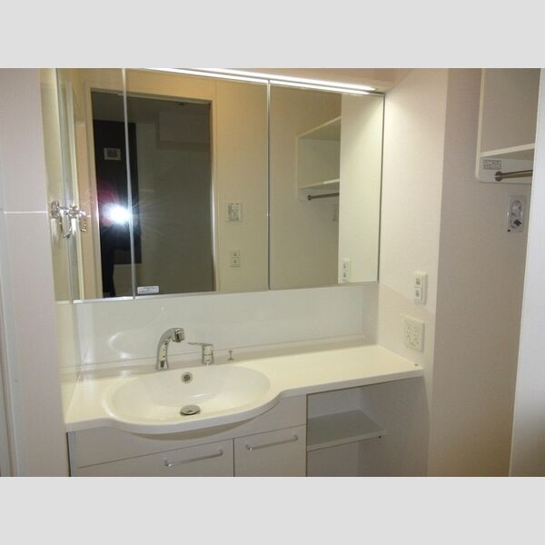 コルツァ蓮根 洗髪洗面化粧台