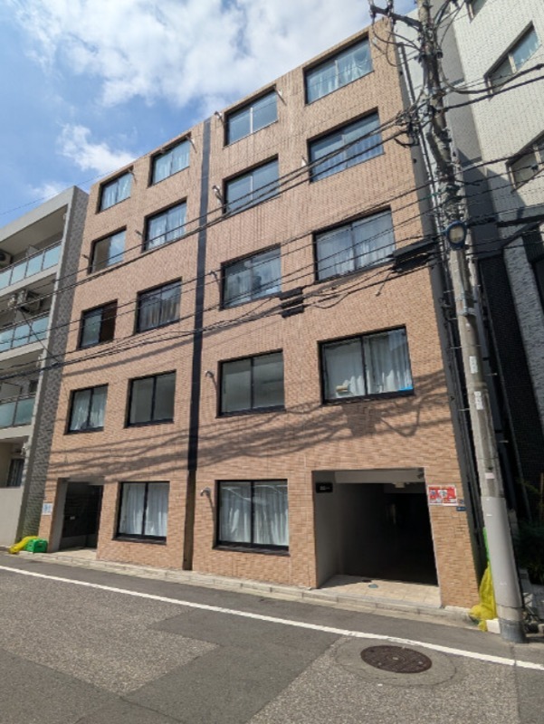 CREAL王子North5階 Northは向かって右側