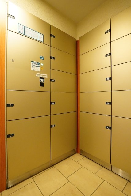 リーデンススクエア横浜鶴見5階 宅配BOX