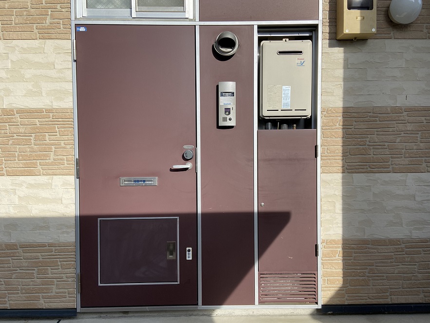 レオパレスゴールデンヴィレッヂ 玄関