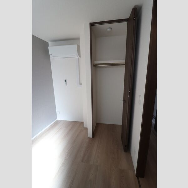 セレスティア白鳥206号室 クローゼット(洋室　約4.1帖)