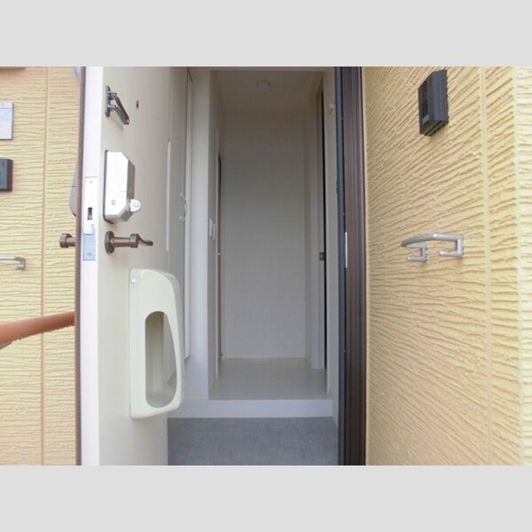 フルール101号室 玄関