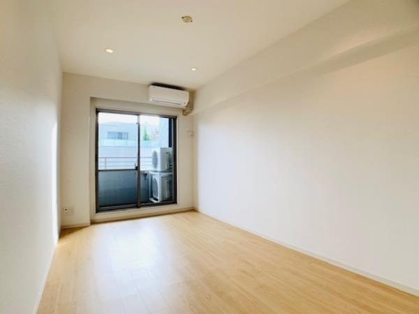 アパートメンツ東山5階 リビング