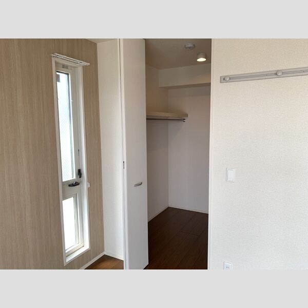 ヘリオス吉川美南　ガイア ウォークインクローゼット