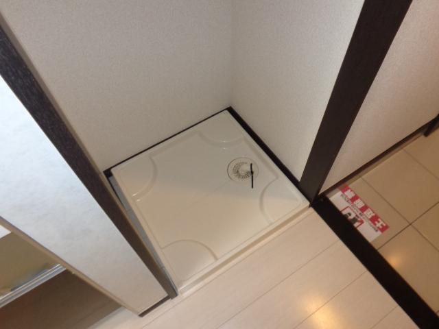 グランドロータス聖蹟103号室 洗濯機置場