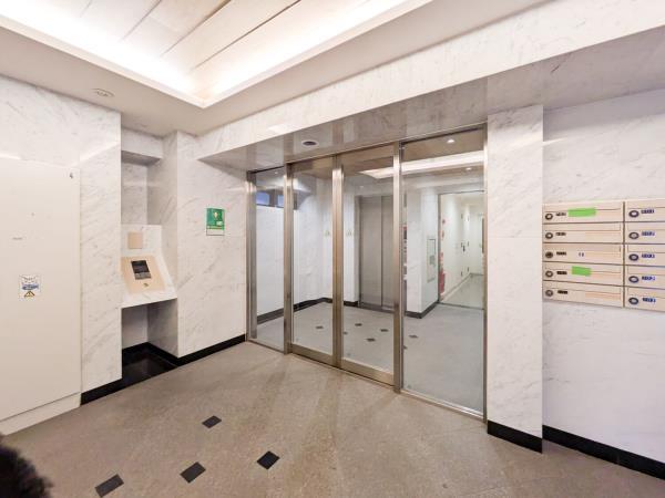 麹町レジデンス2階 エントランス