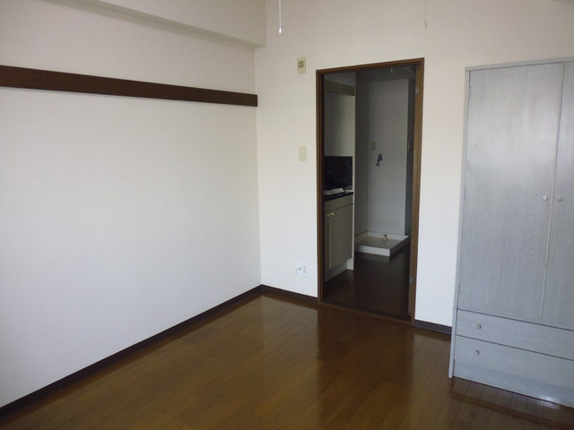 ロイヤルコート・オガワ0605号室 居室1