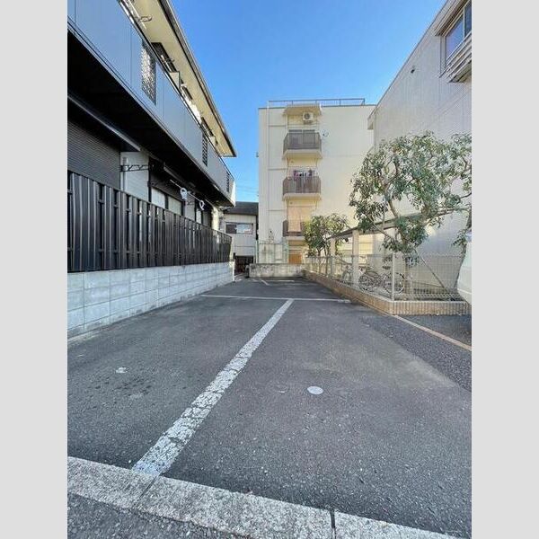 シャトル松原 駐車場