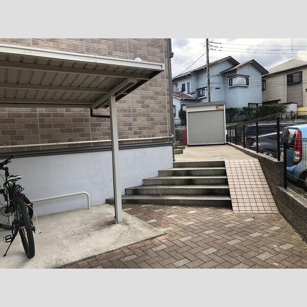 エスパス206号室 駐輪場