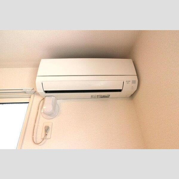 オーチャード ルームズ102号室 エアコン