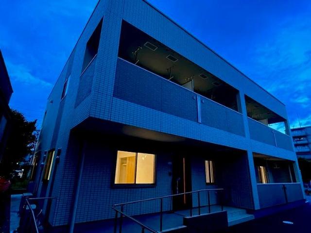 フォルビート 外観写真（夜）