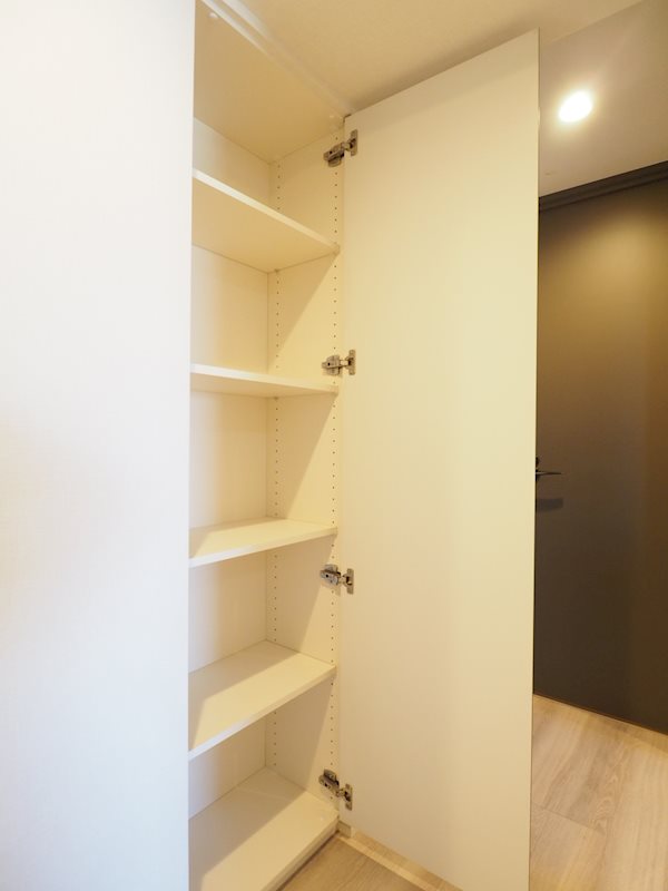 ドゥーエ日暮里5階 収納