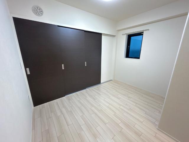 ピーニャ市川102号室 リビングダイニング