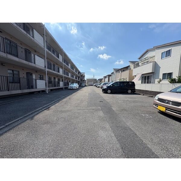 第12パールメゾン木村 駐車場