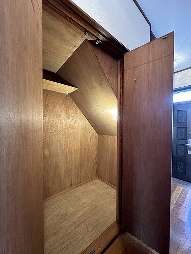 練馬区下石神井１丁目１５番戸建 階段下収納　※前回募集時2024年2月撮影