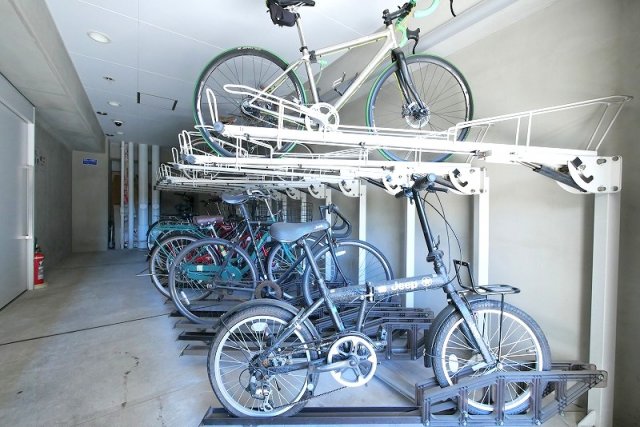 ＡＲＴＥＳＳＩＭＯ　ＬＩＮＫ　ＣＲＯＳＳ4階 外観