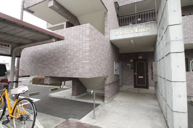 ピエトラ　ルーチェ エントランス！