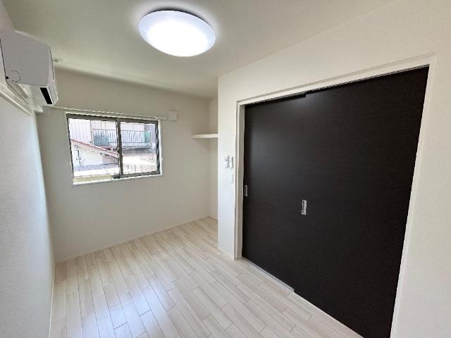 ルナフォーリア102号室 洋室