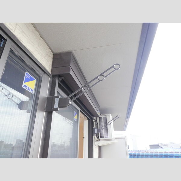Villa　Etude　Court303号室 物干し竿ホルダー