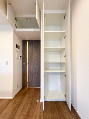 アジールコート東大井401号室 収納