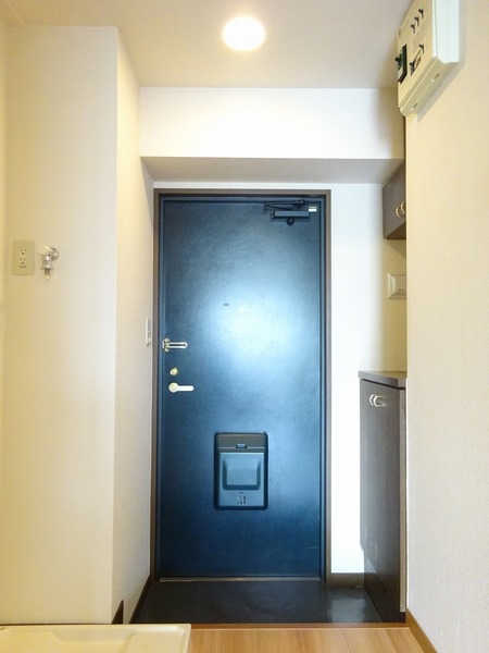 ヴェルビュ新中野 玄関