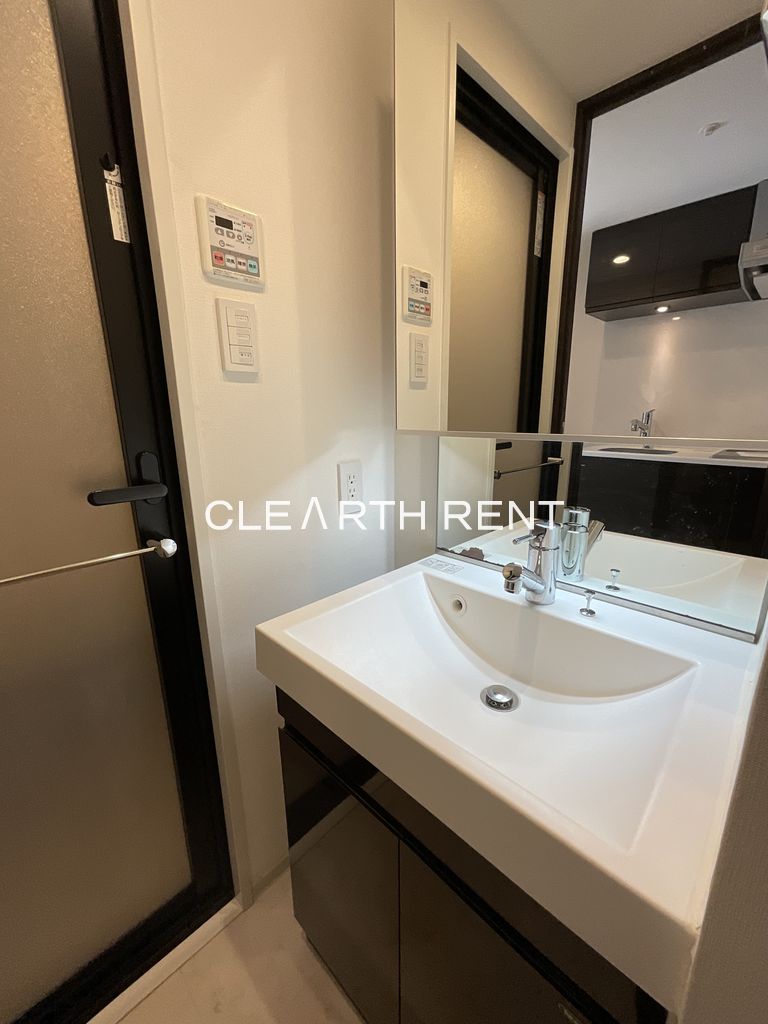 コンシェリア南麻布 ＜ＴＯＫＹＯ ＰＲＥＭＩＵＭ＞ ＥＡＳＴ ☆朝の身支度がはかどる独立洗面台☆