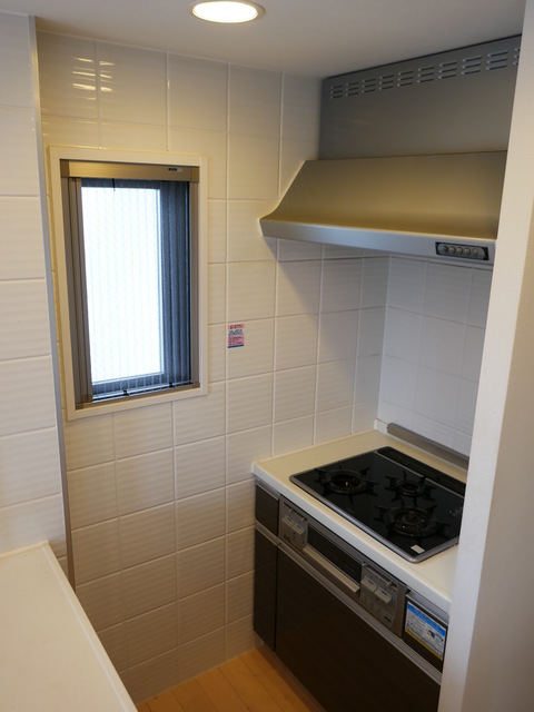 ガーラ・レジデンス府中3階 キッチンに窓あります