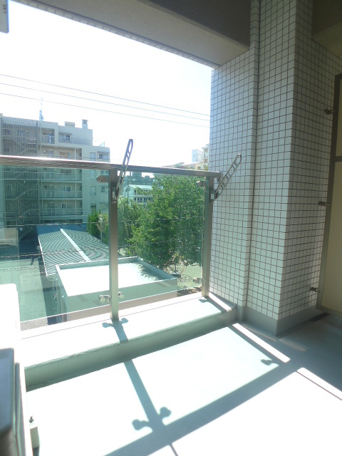 ラフィネパルク新浜0301号室 バルコニー