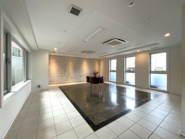 ＣＡＬＭ．ＫＯＩＷＡ　ＷＥＳＴ6階 ロビー