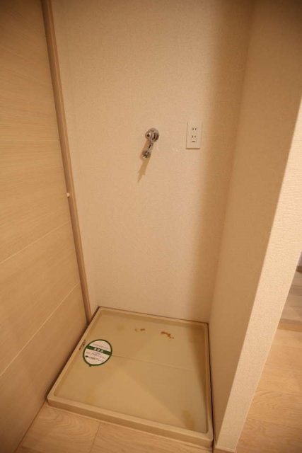 エルザ世田谷1階 室内洗濯機置場