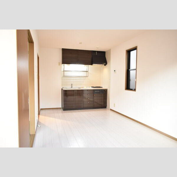 ヴァレンサ氷川　A/B リビング