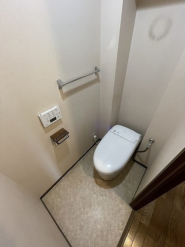 ベルシャトゥ東浦和 トイレ　清掃前