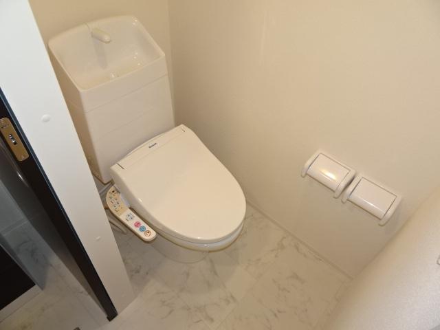 パーチェ横浜和泉103号室 シャワー付トイレ