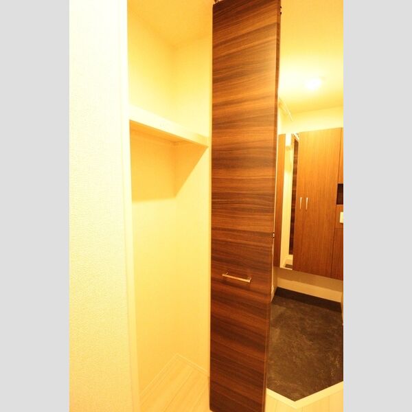 RENOM103号室 玄関廊下・収納