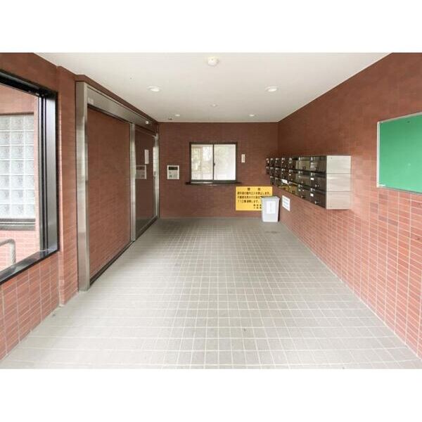 ジュネス北国分 エントランス