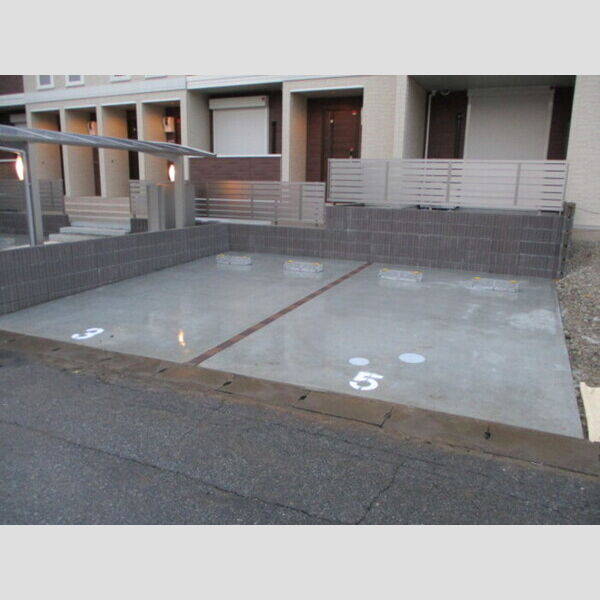 ミラリオ 駐車場