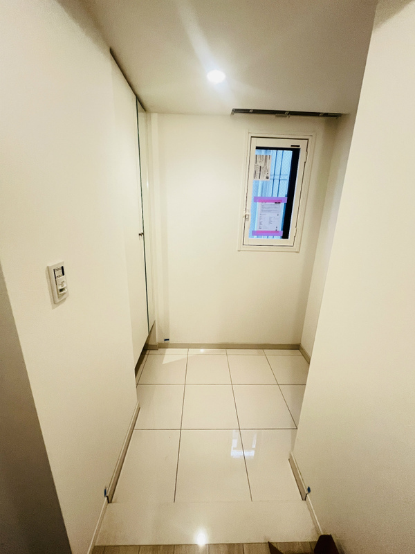 THE MAYFAIR6階 玄関