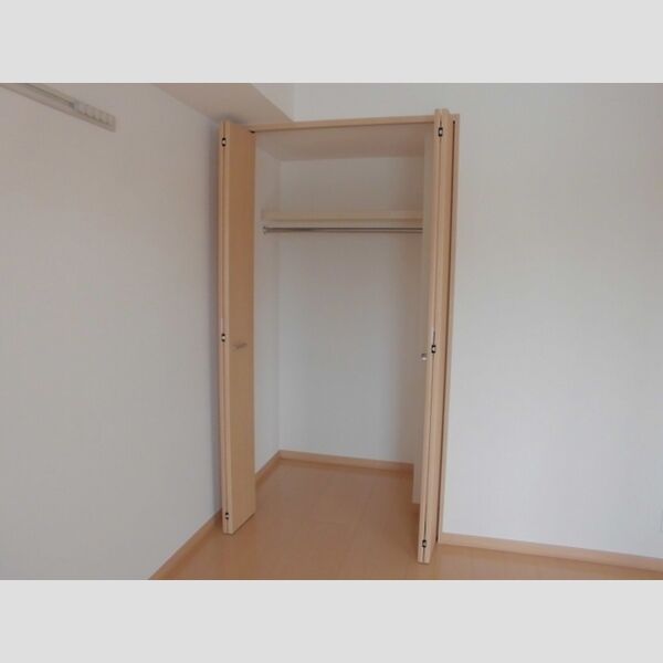 リルシア206号室 洋室6帖　クローゼット